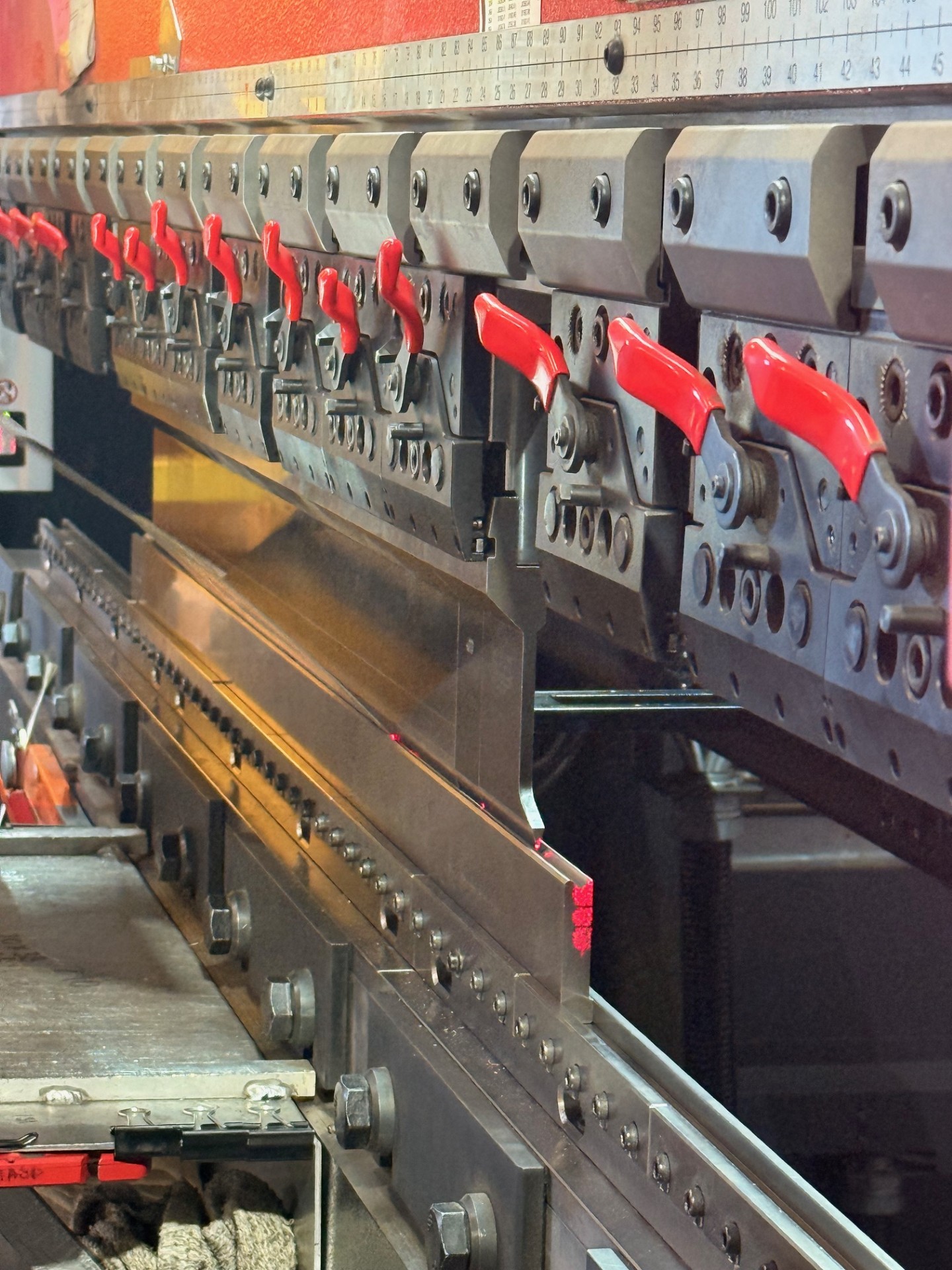 Amada HRB 1303 - Press Brake